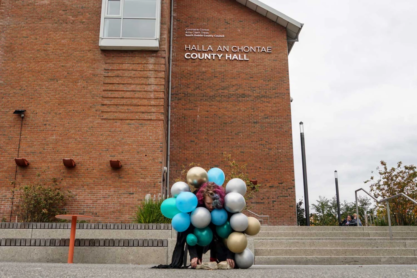 Hot Air by EL Putnam at Rua Red, Becoming Tallaght Performance Art Festival, 2025. Photo by Fenia Kotsopoulou