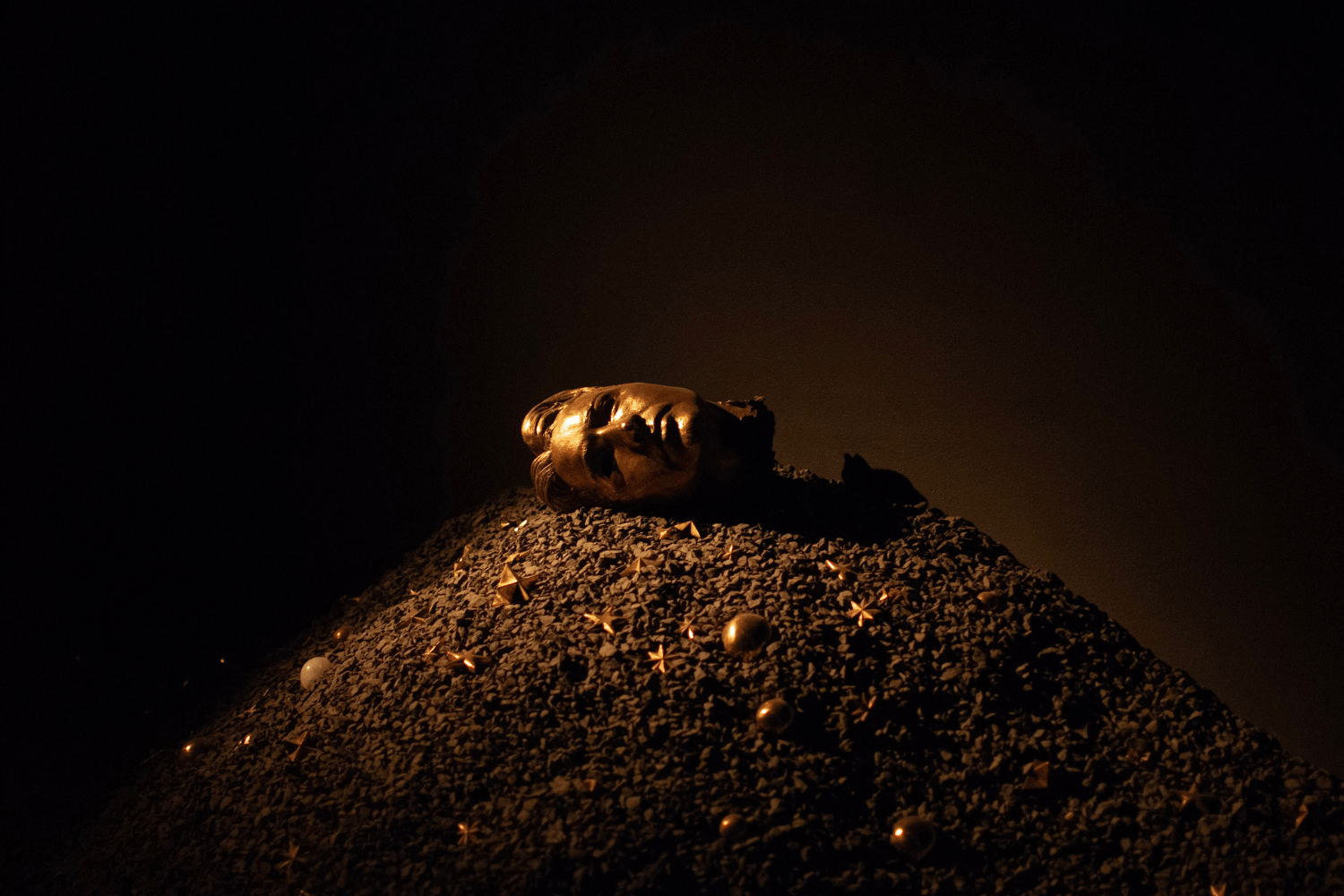 When Starts Collide by Domnick Sorace, Bronze head sculpture When Starts Collide by Domnick Sorace. Photo: Kevin Collins